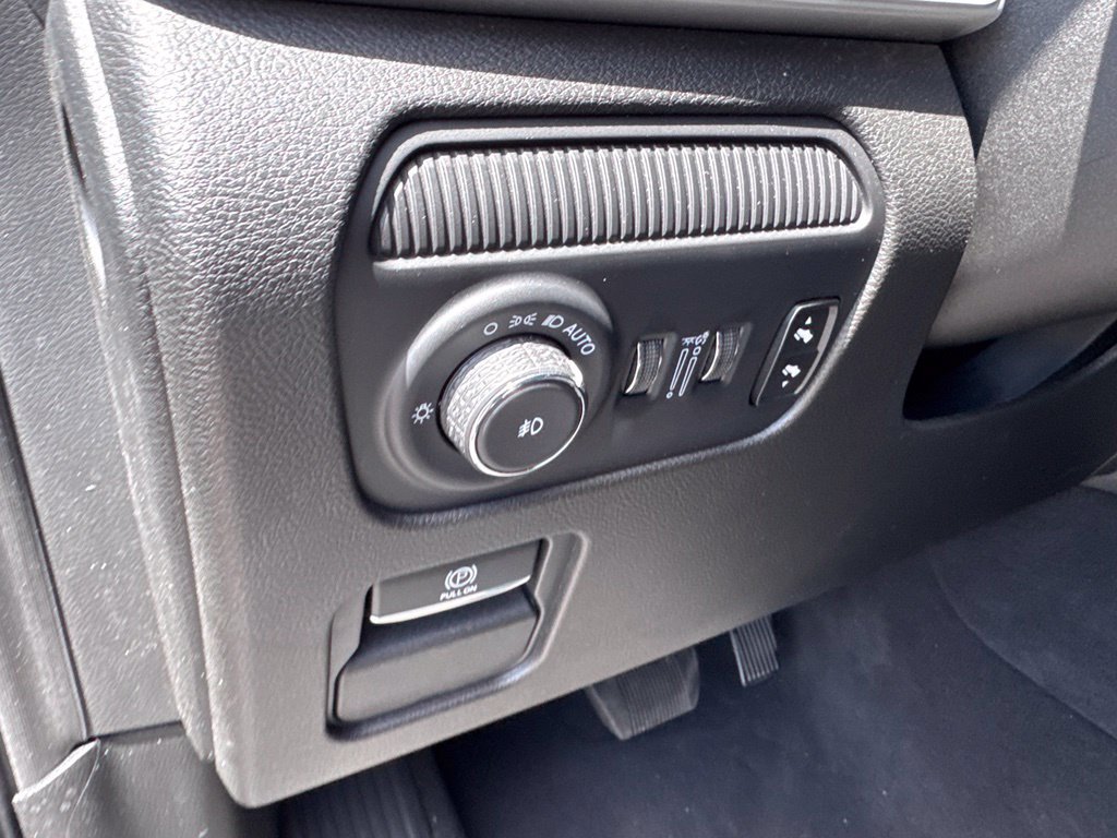 Used 2024 Jeep Wagoneer L Series II w/ Flexible Seating Group AWD/4WD image 12