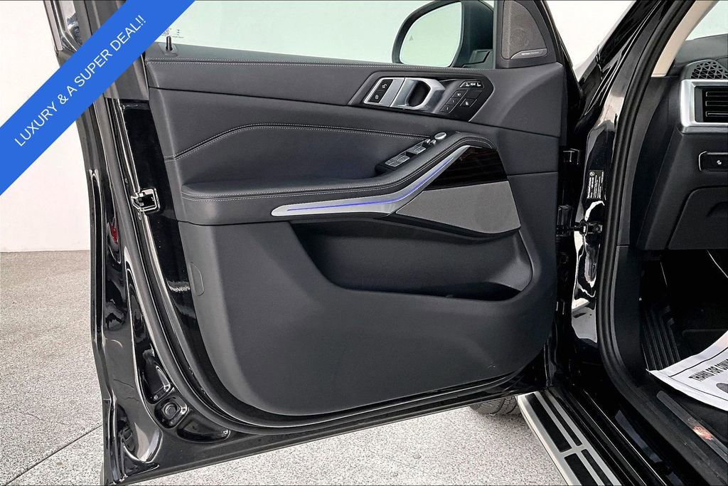 Used 2025 BMW X7 xDrive40i image 24