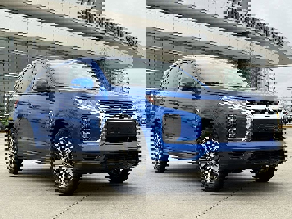 Used 2025 Mitsubishi Outlander Sport ES image 2