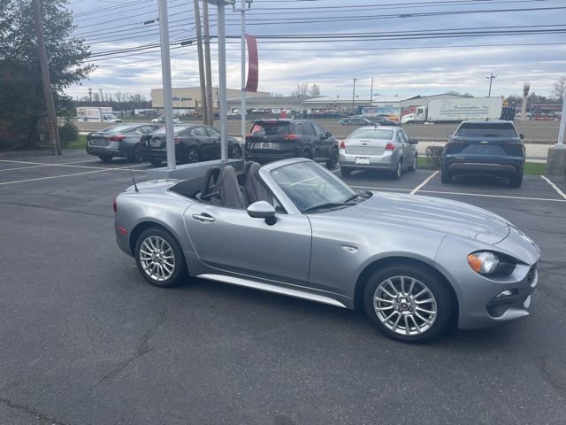 Used 2017 FIAT 124 Spider Classica image 23