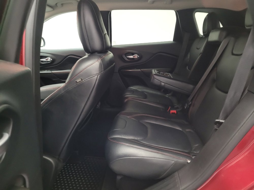 Used 2015 Jeep Cherokee Trailhawk w/ Leather Interior Group AWD/4WD image 18