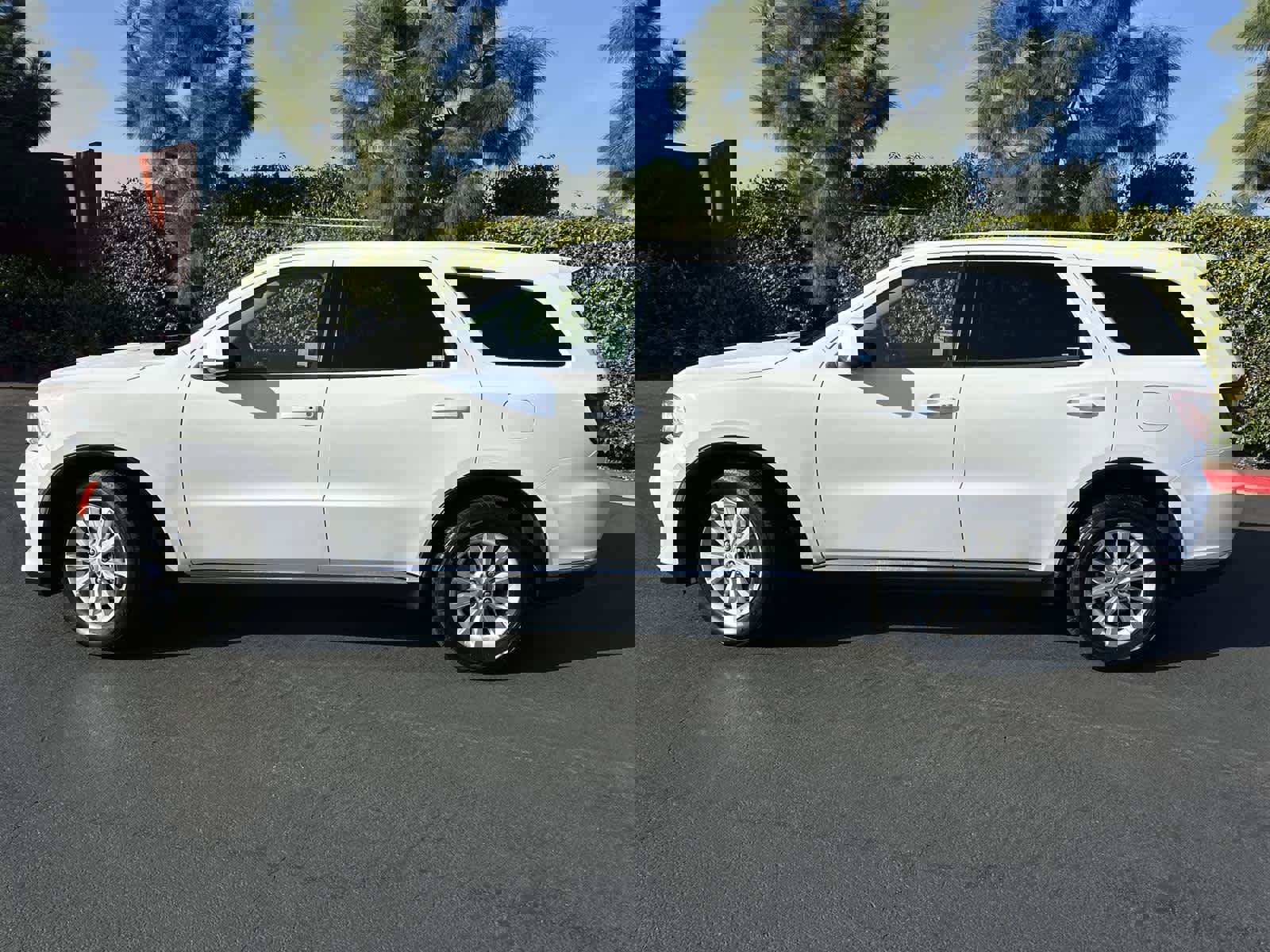 Used 2021 Dodge Durango SXT w/ 3rd Row Seating Group image 3