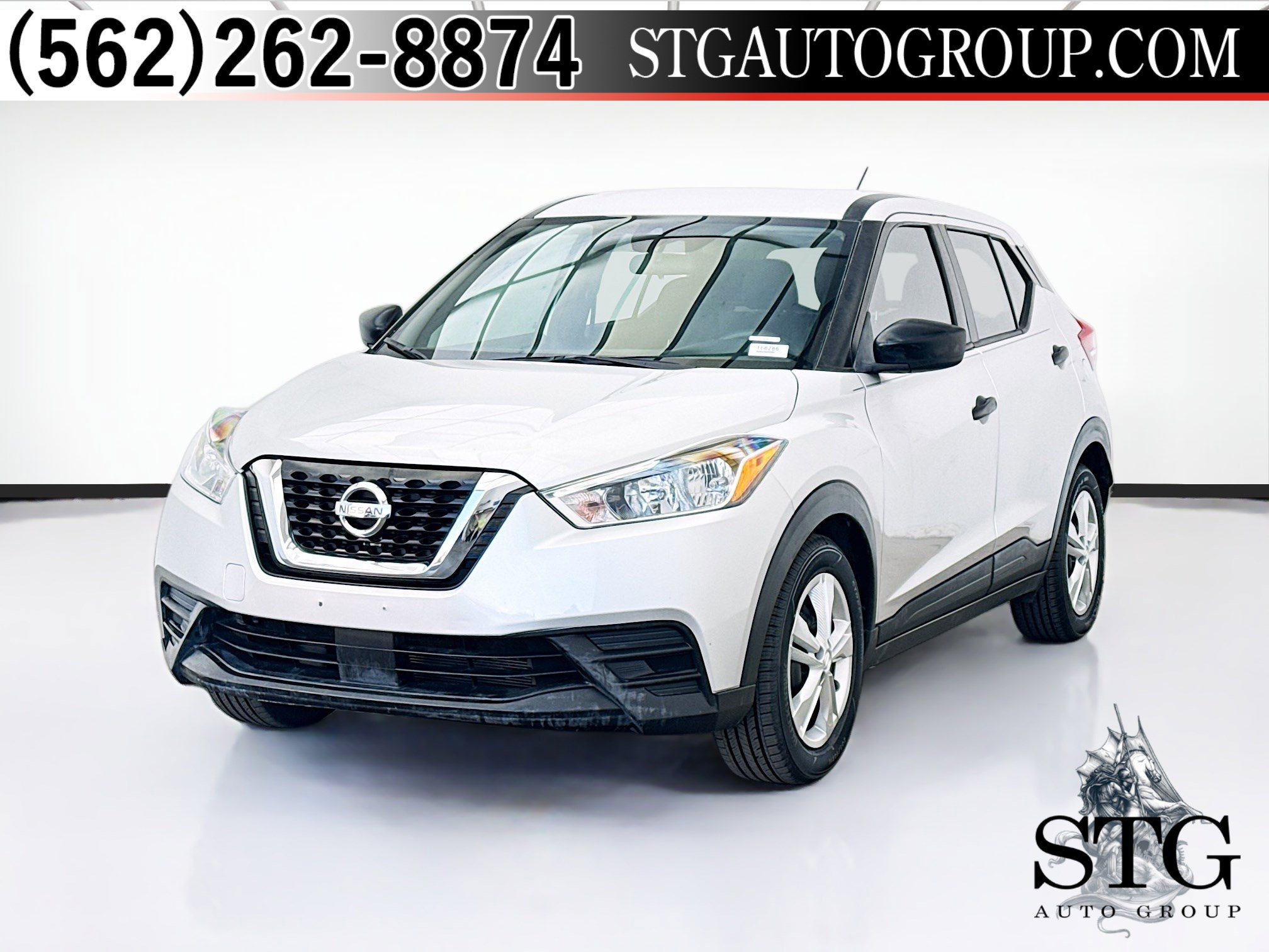 Used 2020 Nissan Kicks S image 1