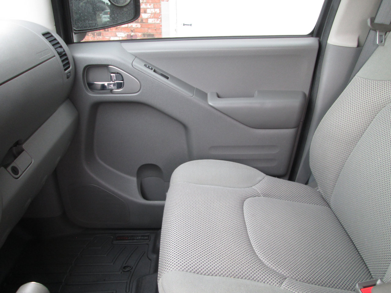 Used 2015 Nissan Frontier SV w/ SV Value Truck Package image 22