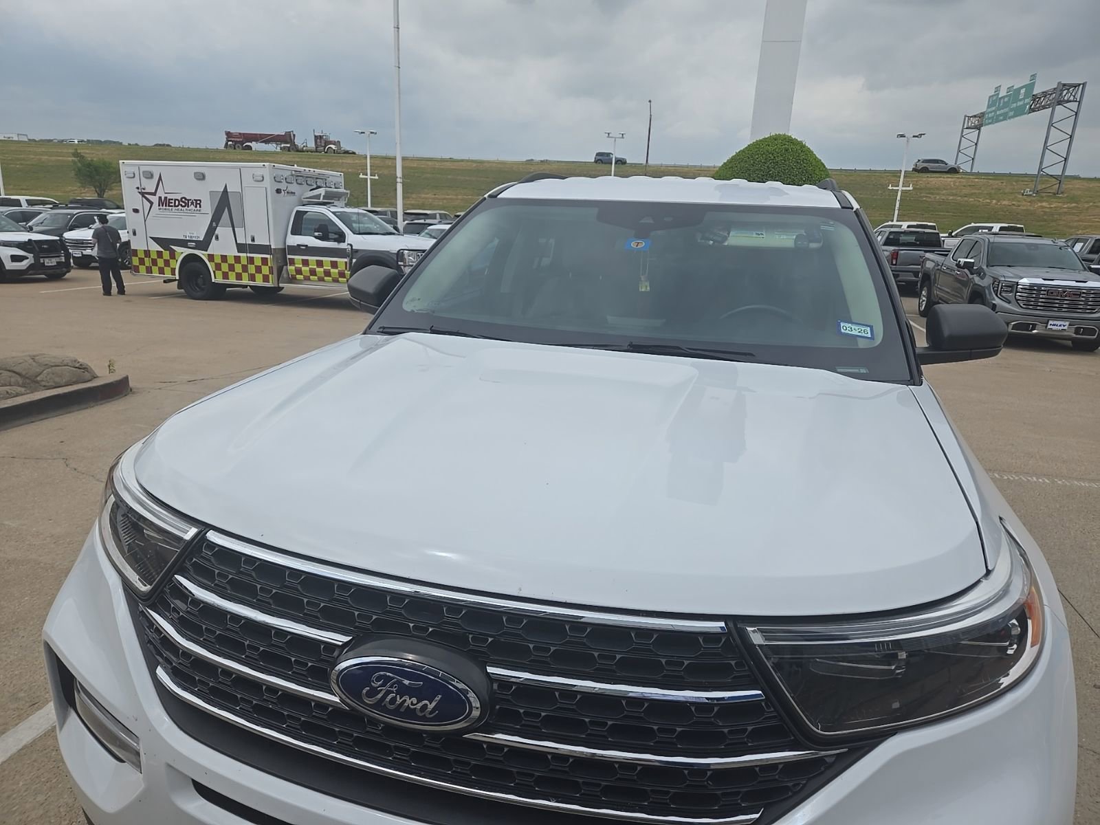 Used 2022 Ford Explorer XLT w/ Equipment Group 202A RWD image 4