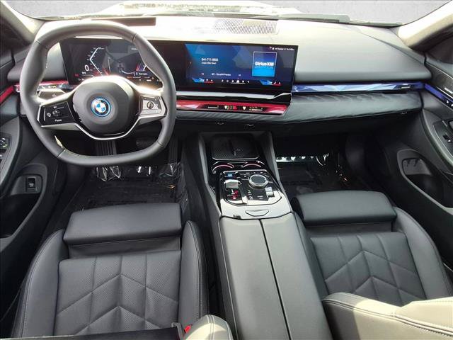 Certified 2024 BMW i5 eDrive40i w/ Premium Package RWD image 16