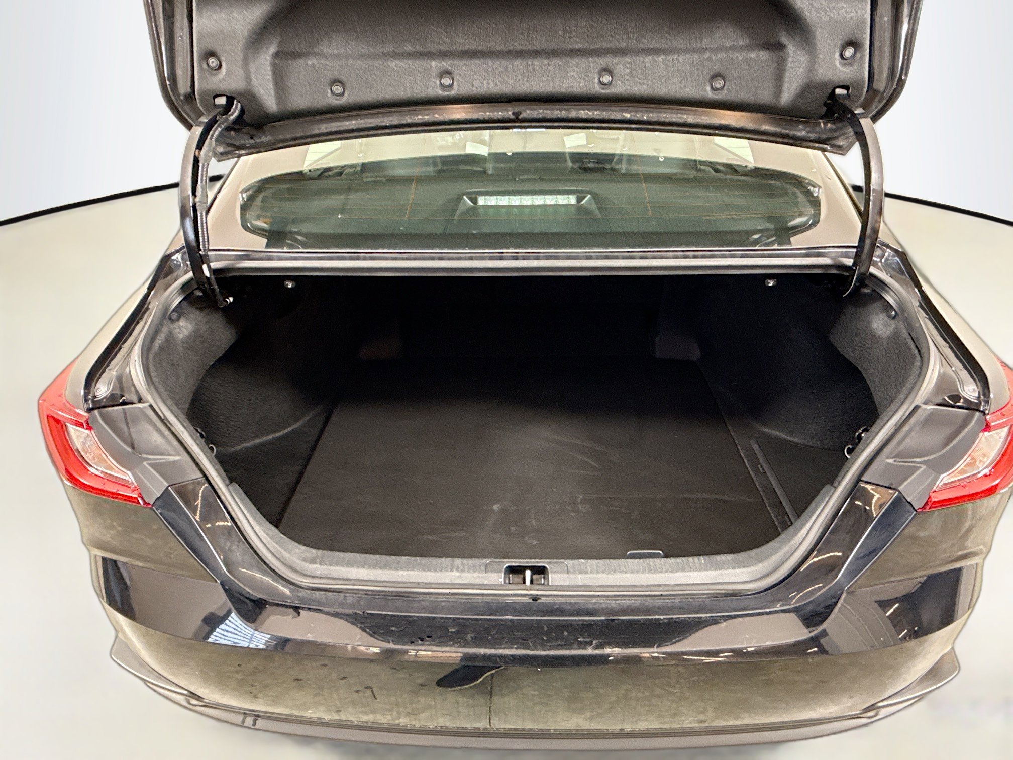 Used 2025 Toyota Camry SE image 22