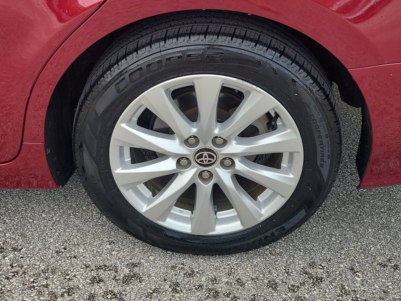 Used 2020 Toyota Camry LE FWD image 5