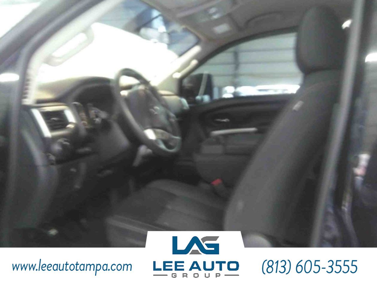 Used 2021 Chevrolet Silverado 1500 High Country w/ Safety Package II image 4