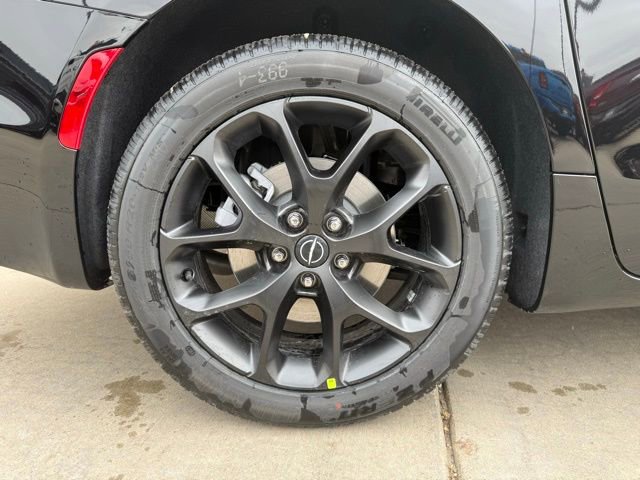New 2026 Chrysler Pacifica Select w/ S Appearance Package AWD/4WD image 9