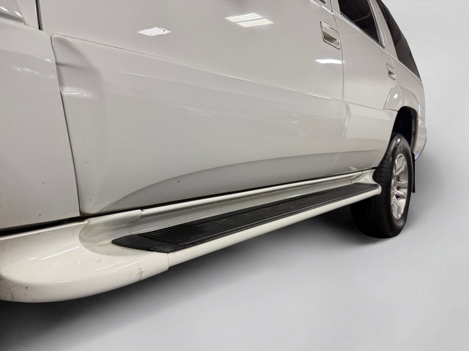Used 2000 Cadillac Escalade 4WD image 11