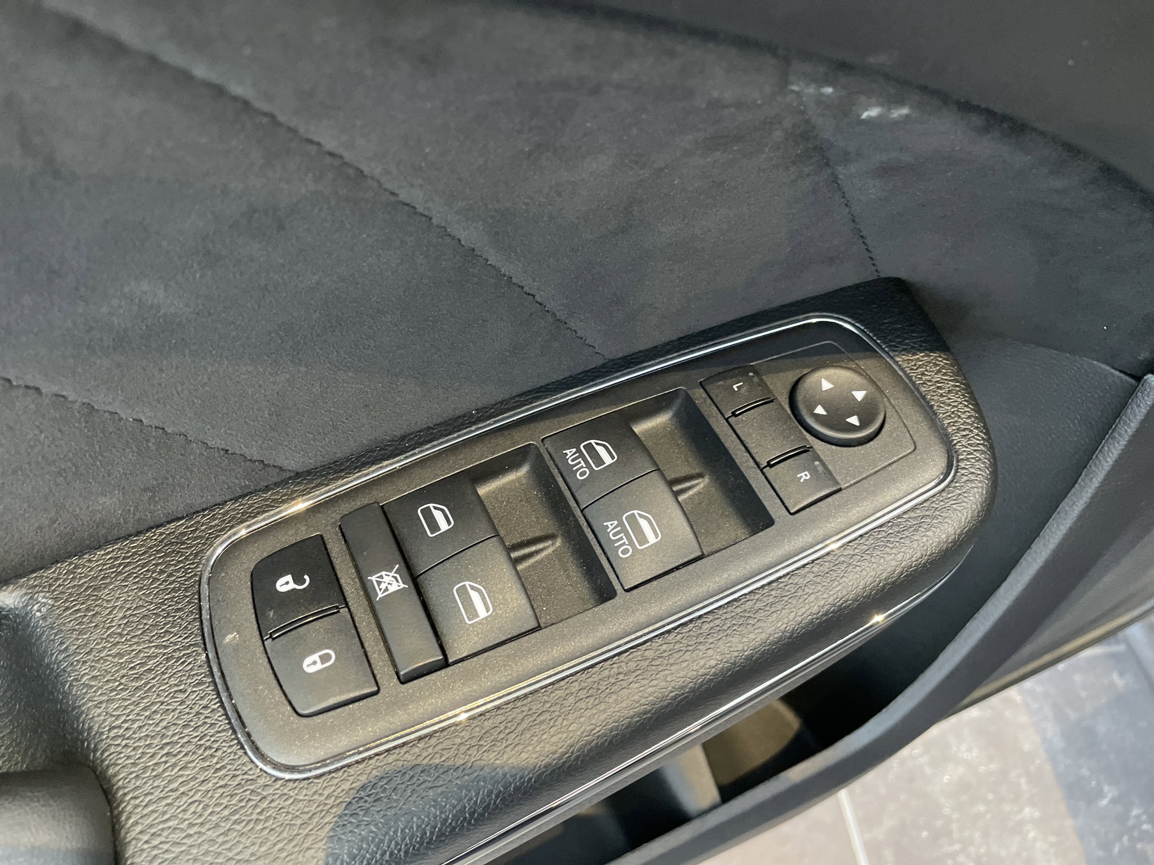 Used 2023 Dodge Charger SRT Hellcat w/ Harman/Kardon Audio Group image 17