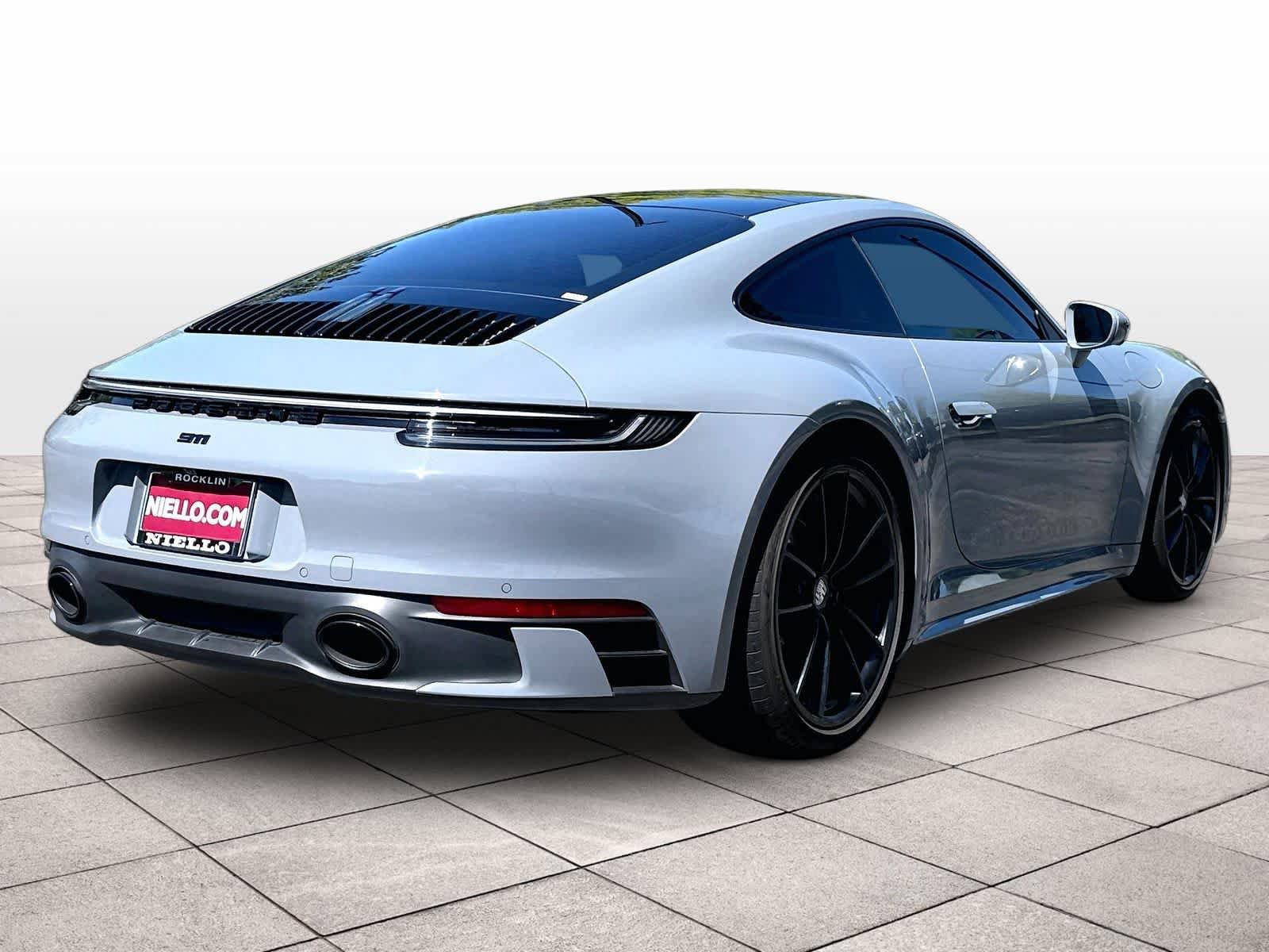 Used 2024 Porsche 911 Carrera RWD image 16