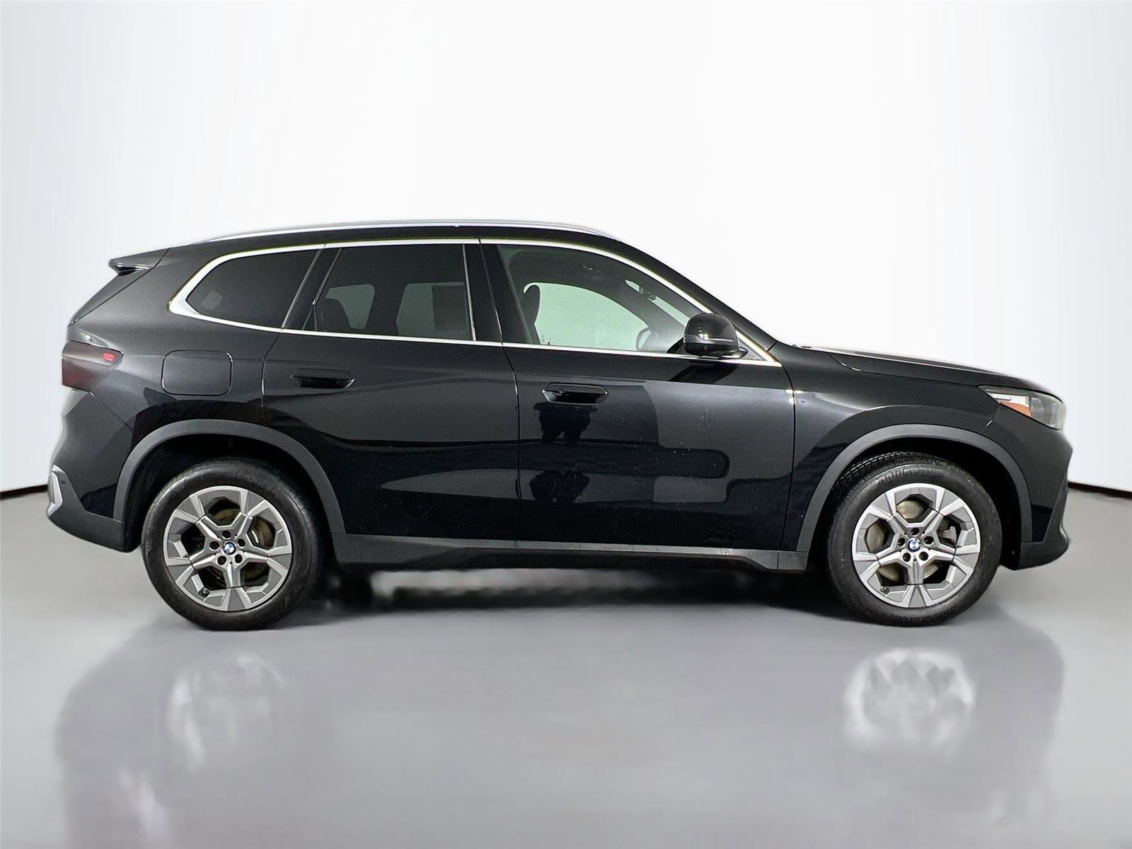Used 2023 BMW X1 xDrive28i w/ Premium Package image 6