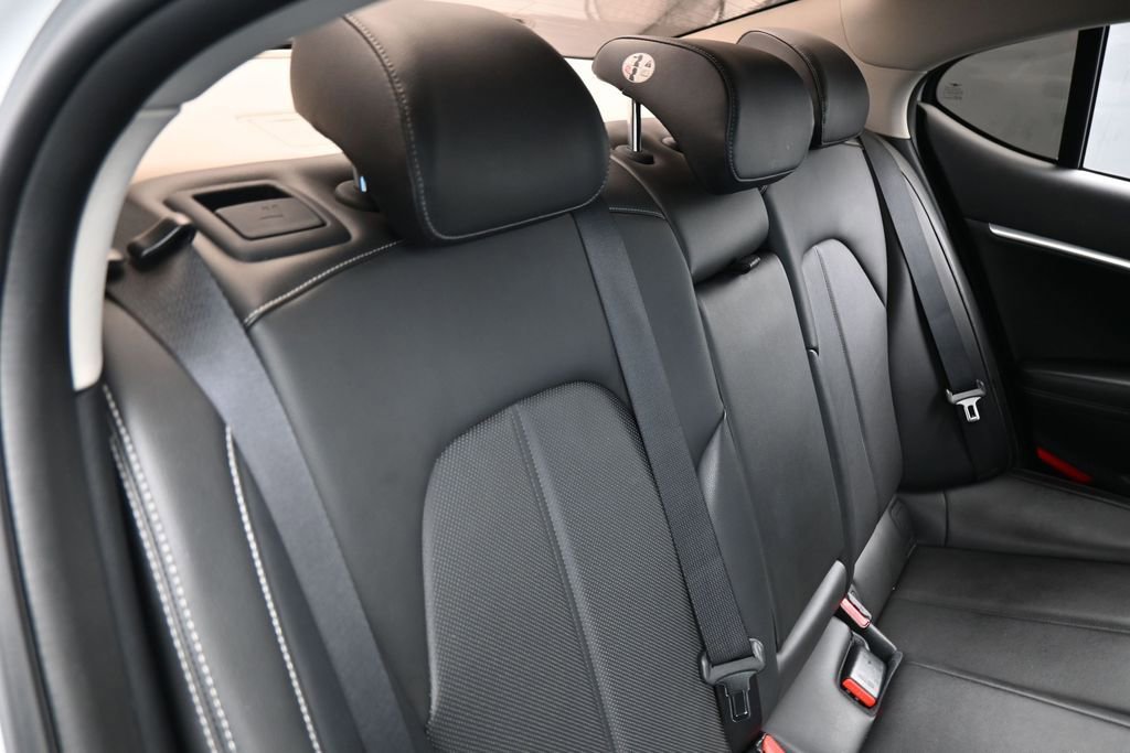 Used 2019 Genesis G70 2.0T Advanced RWD image 36