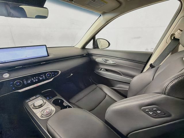 Used 2023 Genesis GV70 2.5T w/ Select Package AWD/4WD image 30