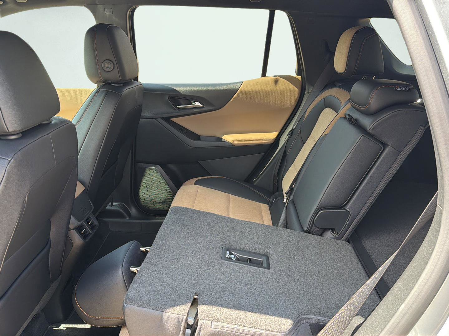 New 2026 Chevrolet Equinox ACTIV AWD/4WD image 30