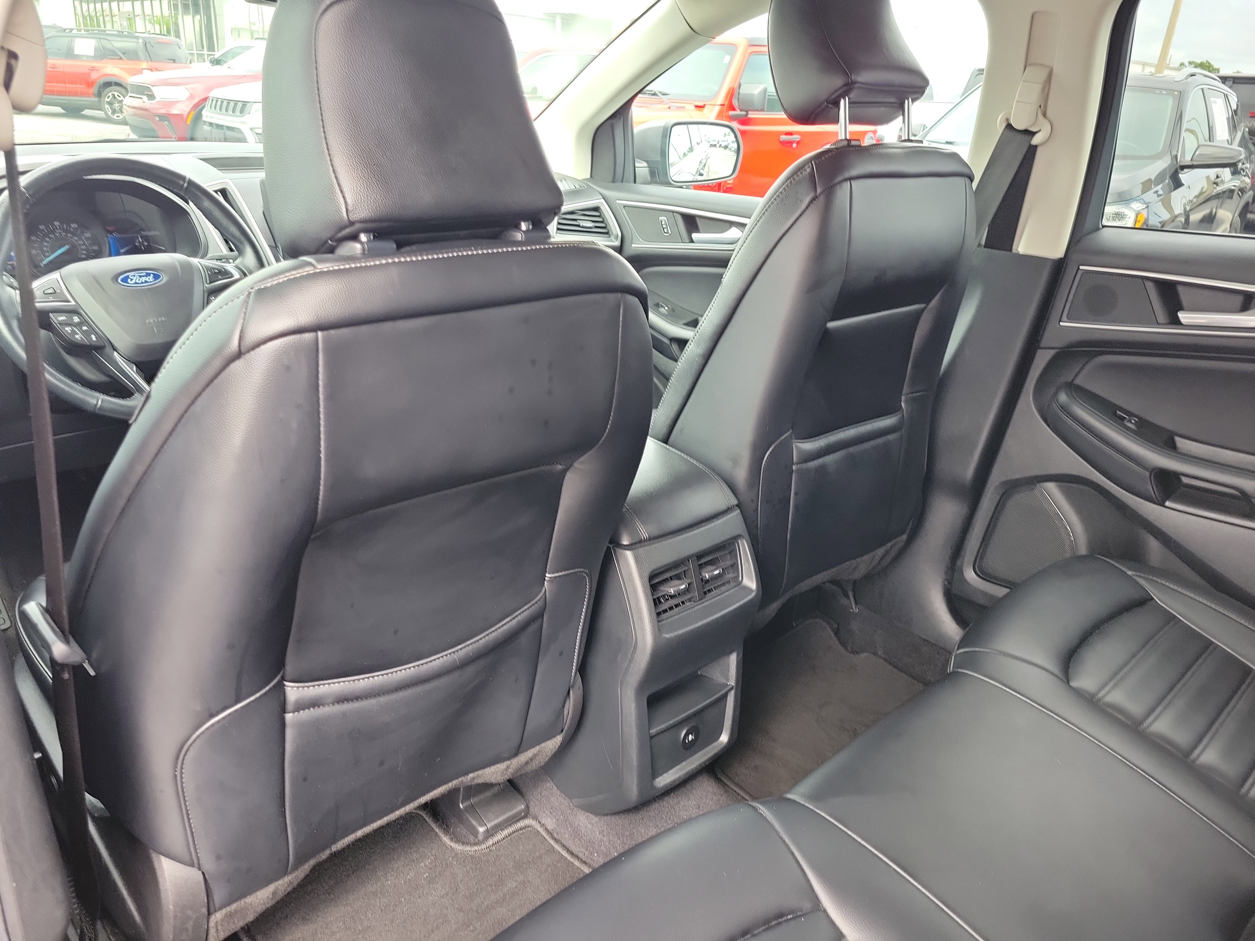 Used 2023 Ford Edge SEL image 11