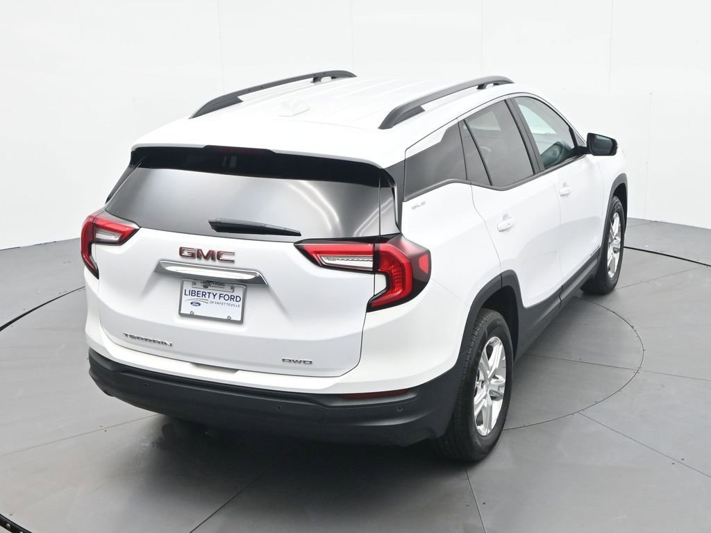 Used 2023 GMC Terrain SLE w/ Driver Convenience Package image 27