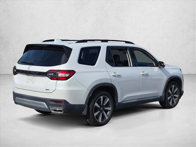Used 2023 Honda Pilot Touring image 5