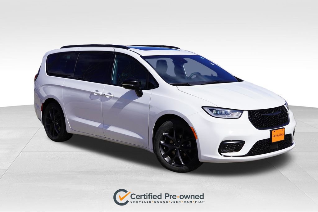 Used 2025 Chrysler Pacifica Limited image 1