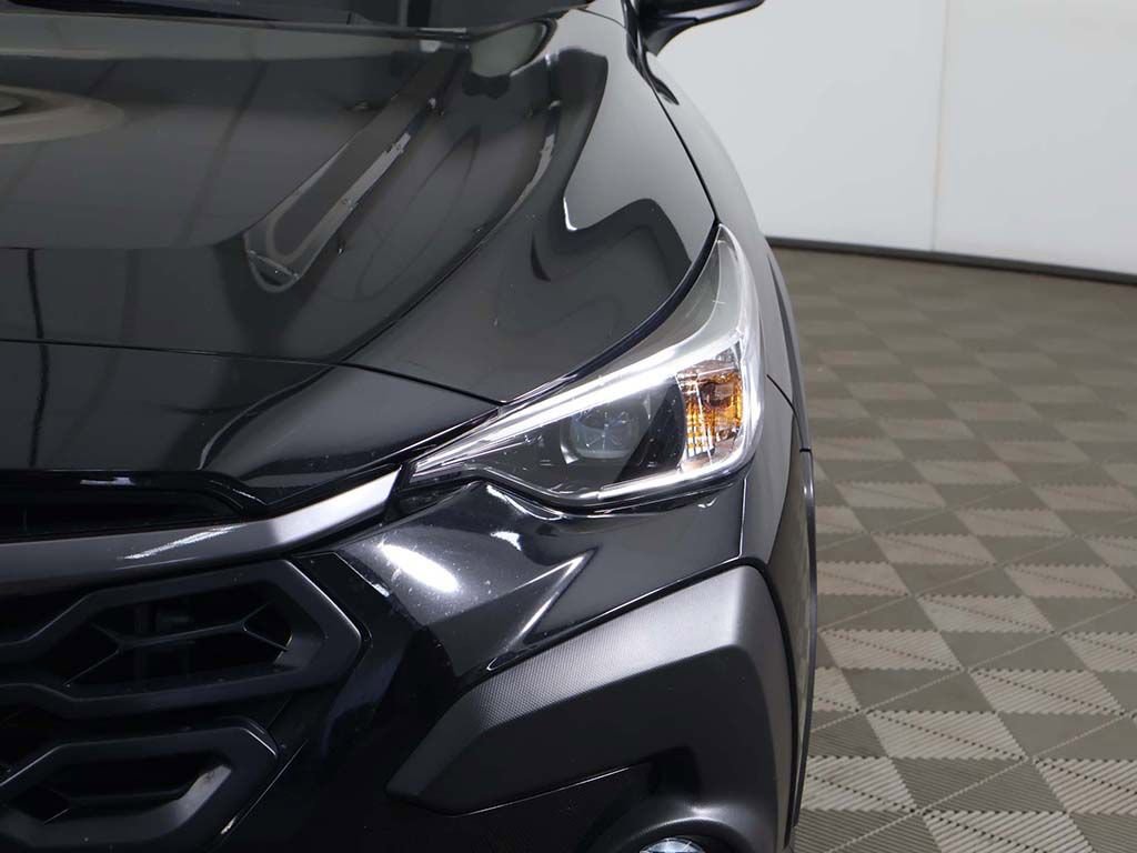 Used 2025 Subaru Crosstrek 2.0i Premium image 14