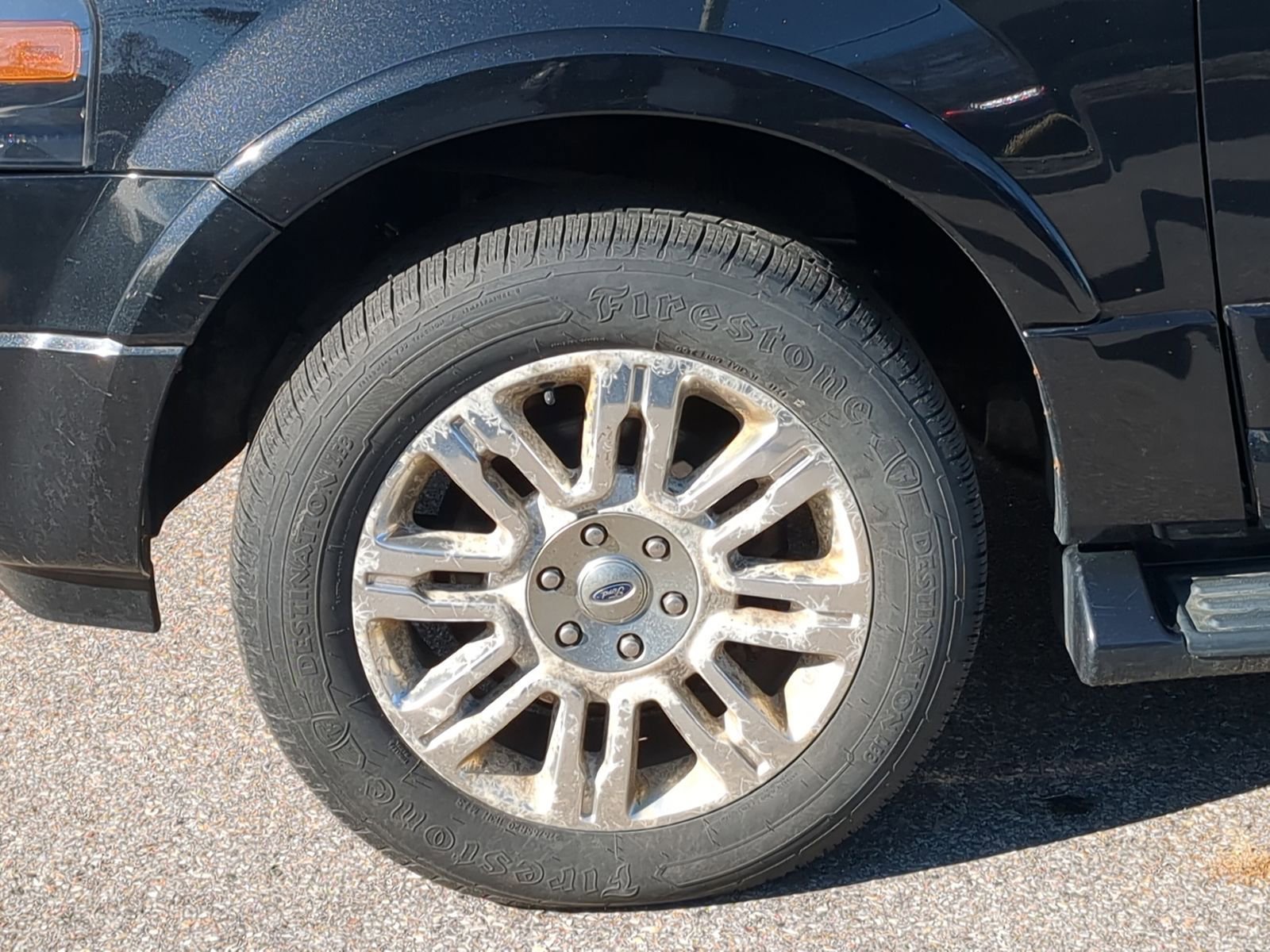 Used 2011 Ford Expedition Limited image 18