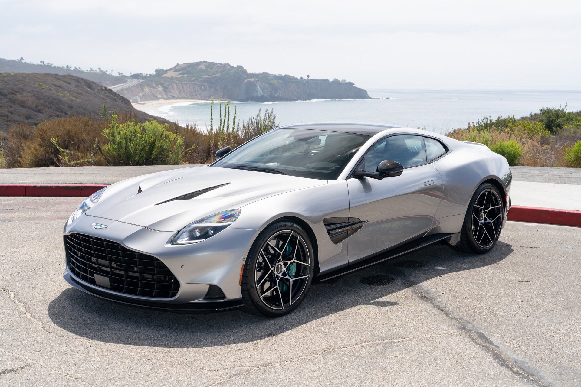 Used 2026 Aston Martin Vanquish RWD image 25