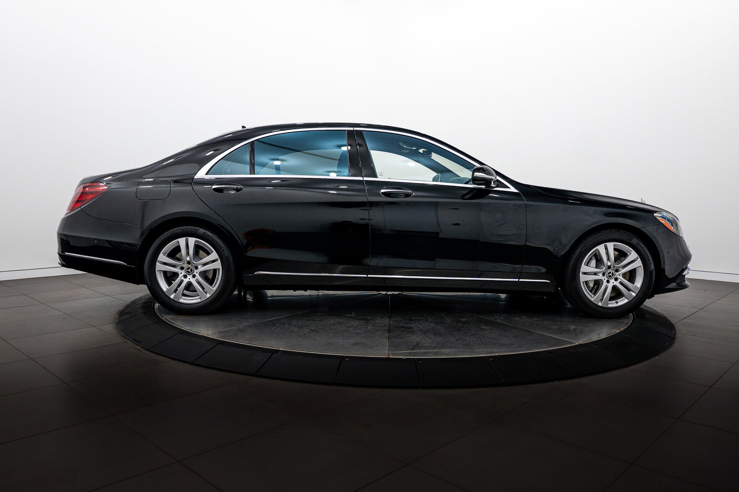 Used 2019 Mercedes-Benz S 450 4MATIC Sedan image 3