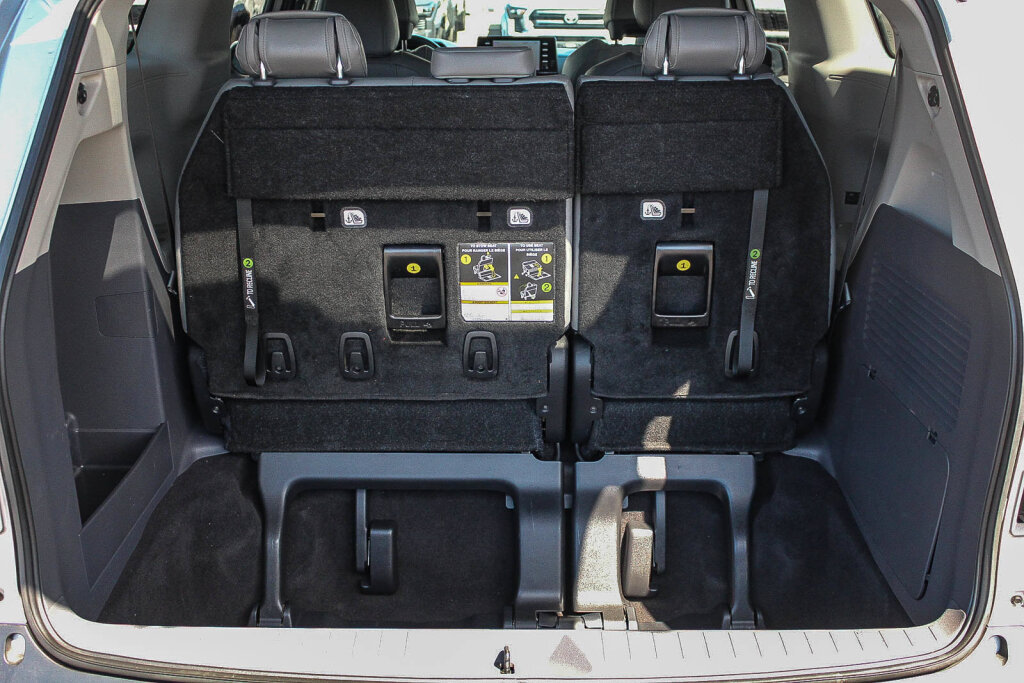Certified 2023 Toyota Sienna XLE FWD image 20