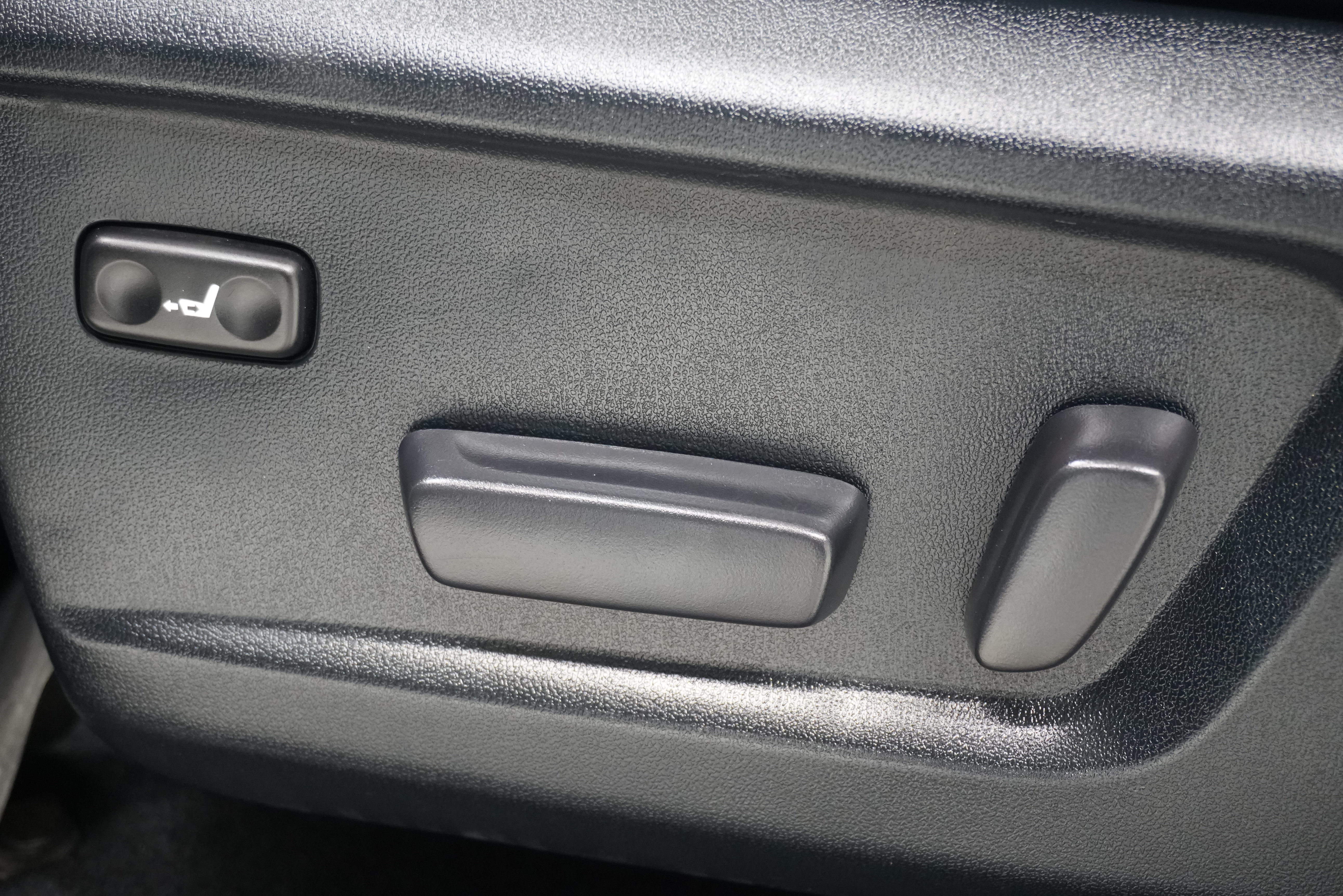 Used 2017 Toyota Tundra Platinum RWD image 12