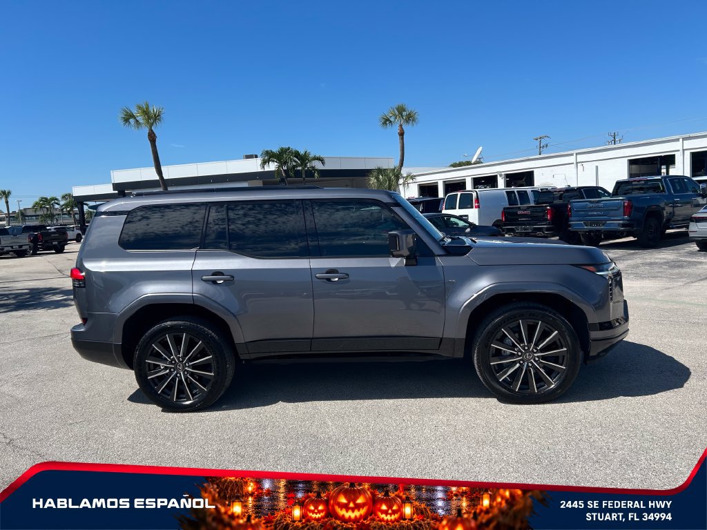 Used 2025 Lexus GX 550 w/ Cold Area Package AWD/4WD image 4