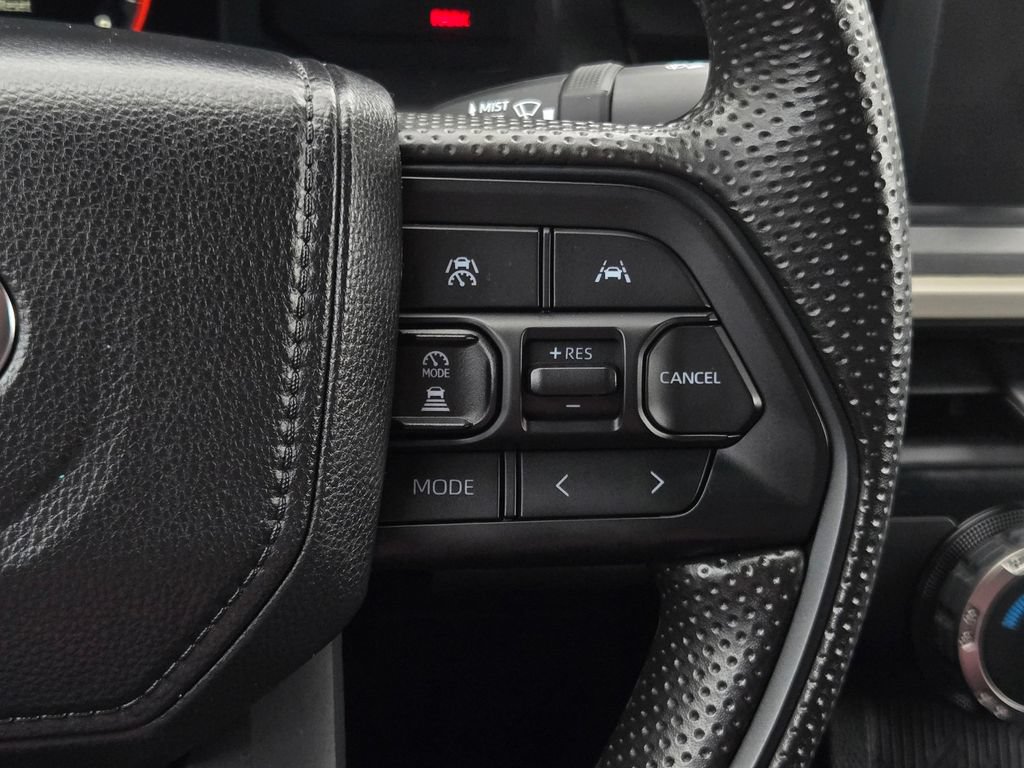 Used 2025 Toyota Tacoma SR5 AWD/4WD image 21