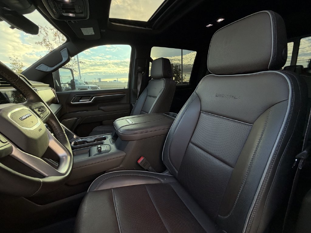Used 2024 GMC Sierra 2500 Denali w/ Denali Reserve Package AWD/4WD image 24