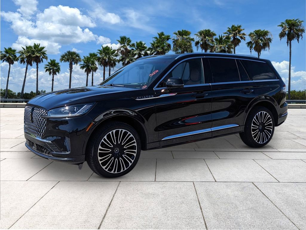 Used 2025 Lincoln Aviator Black Label AWD/4WD image 4