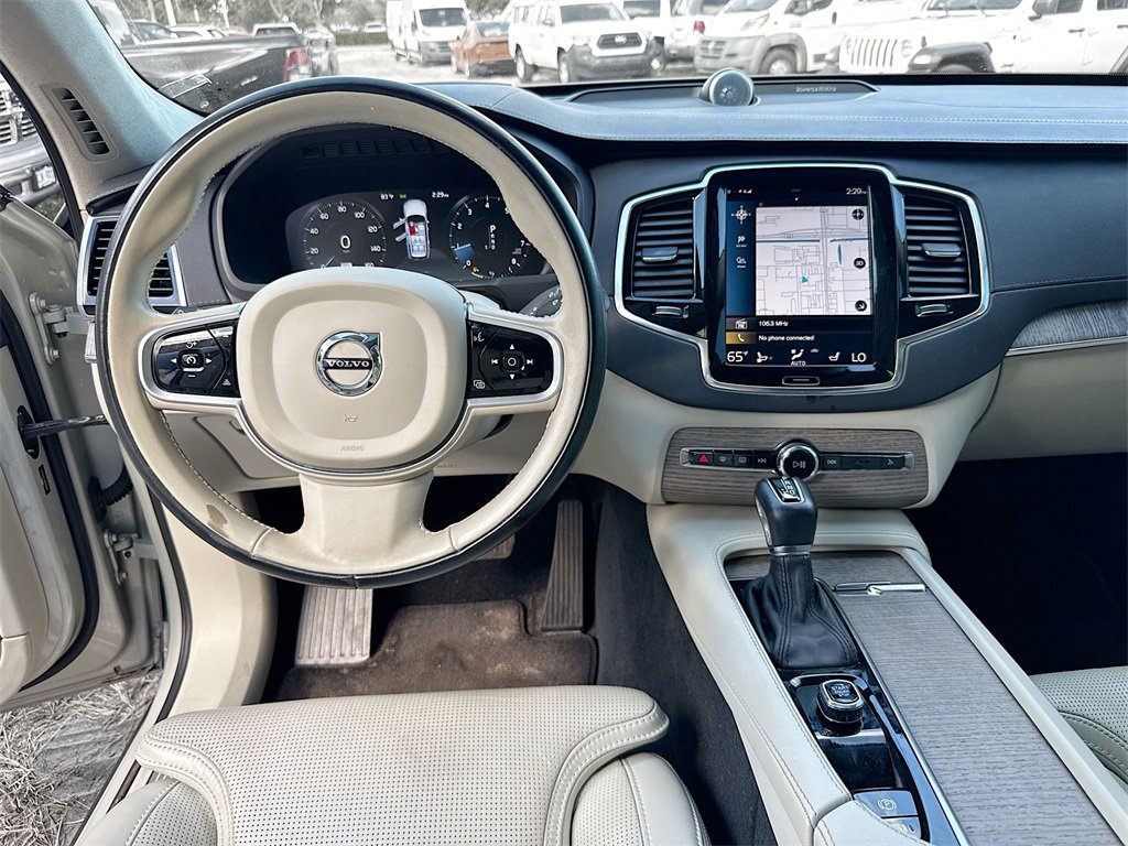 Used 2022 Volvo XC90 T6 Inscription w/ Lounge Package image 25