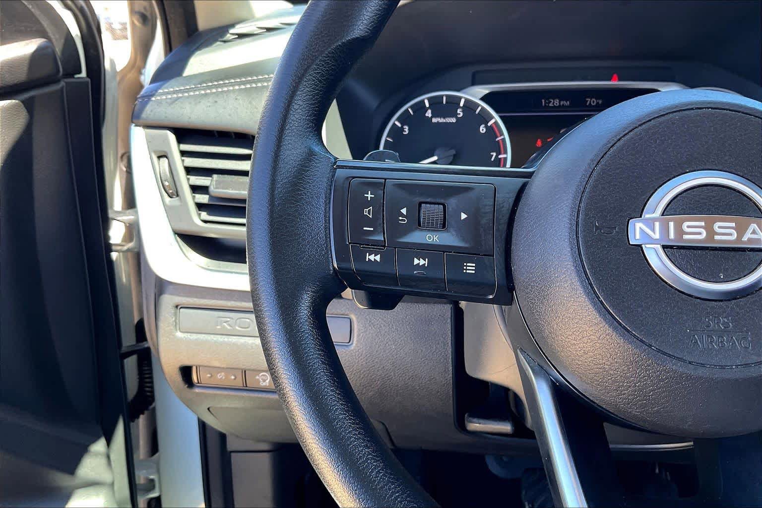 Used 2024 Nissan Rogue S FWD image 24