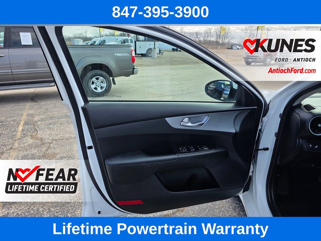 Used 2023 Kia Forte LXS w/ LXS Technology Package image 16