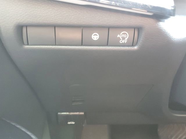 Certified 2025 Nissan Kicks SR image 30