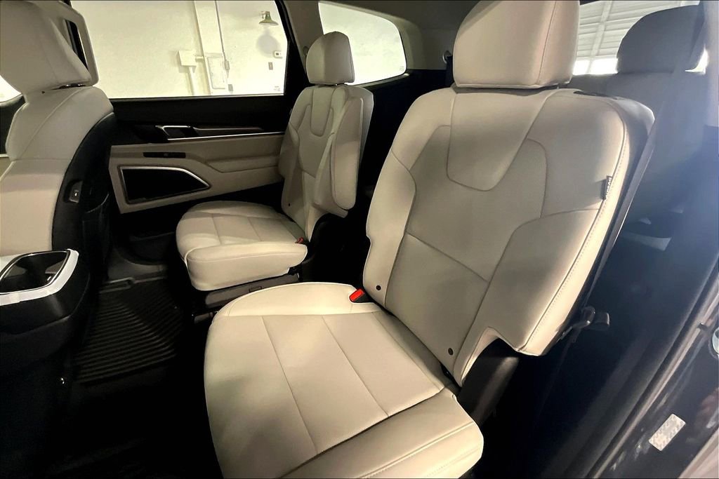 New 2025 Kia Telluride S image 16