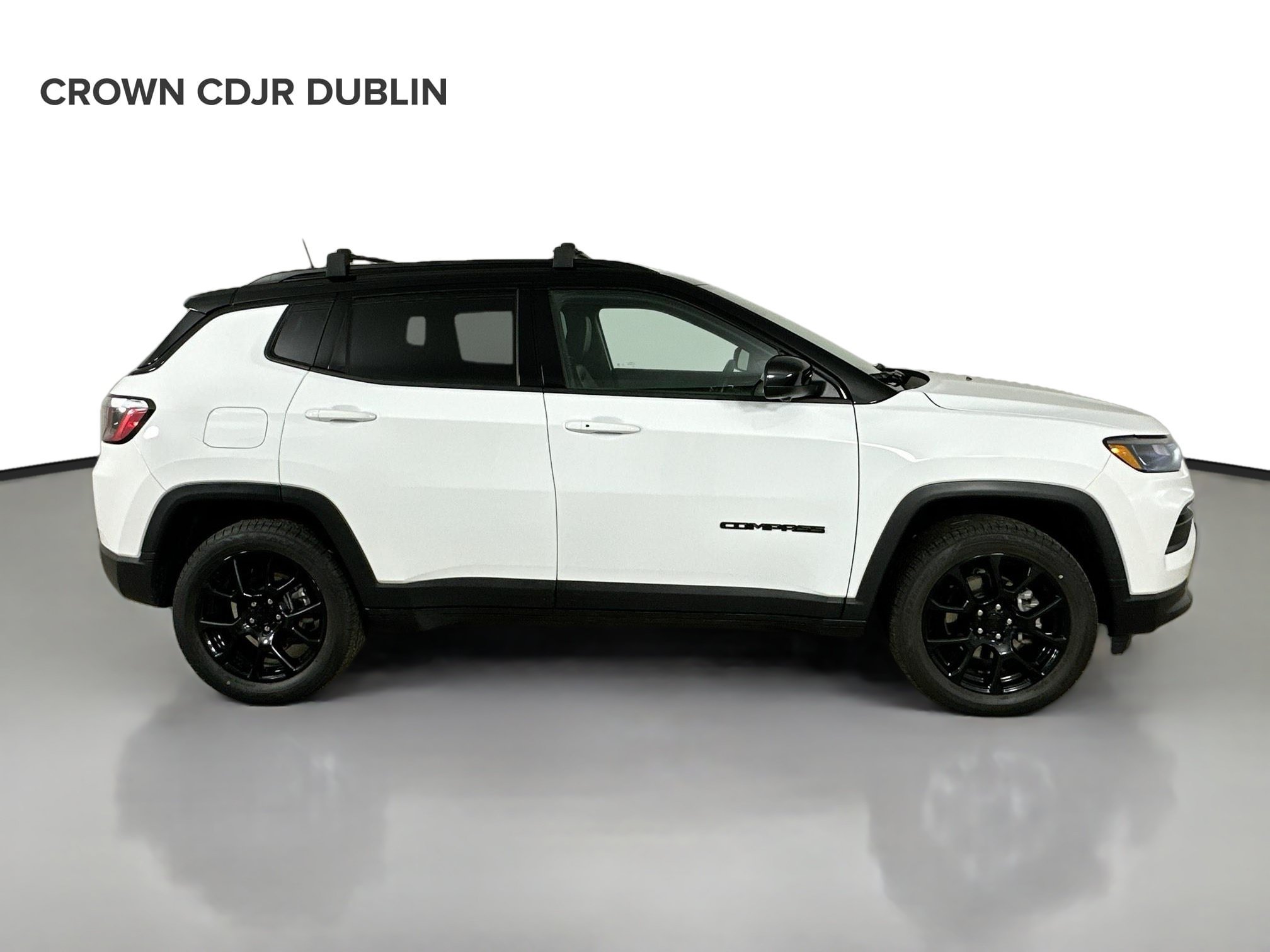 Used 2022 Jeep Compass Latitude w/ Sun and Sound Group AWD/4WD image 4