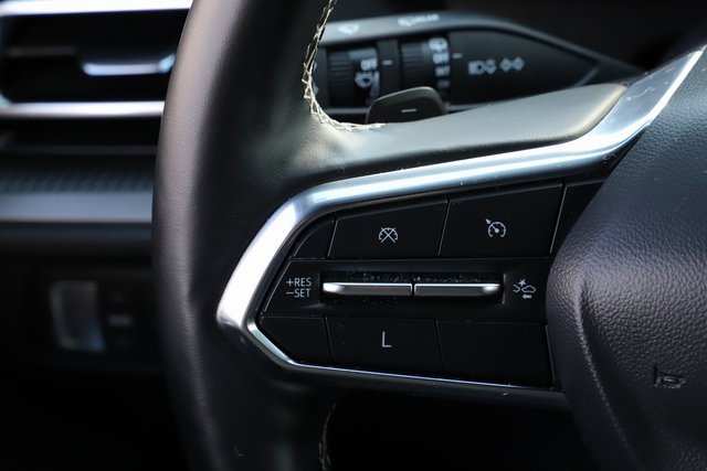 Used 2025 Chevrolet Traverse LT image 24