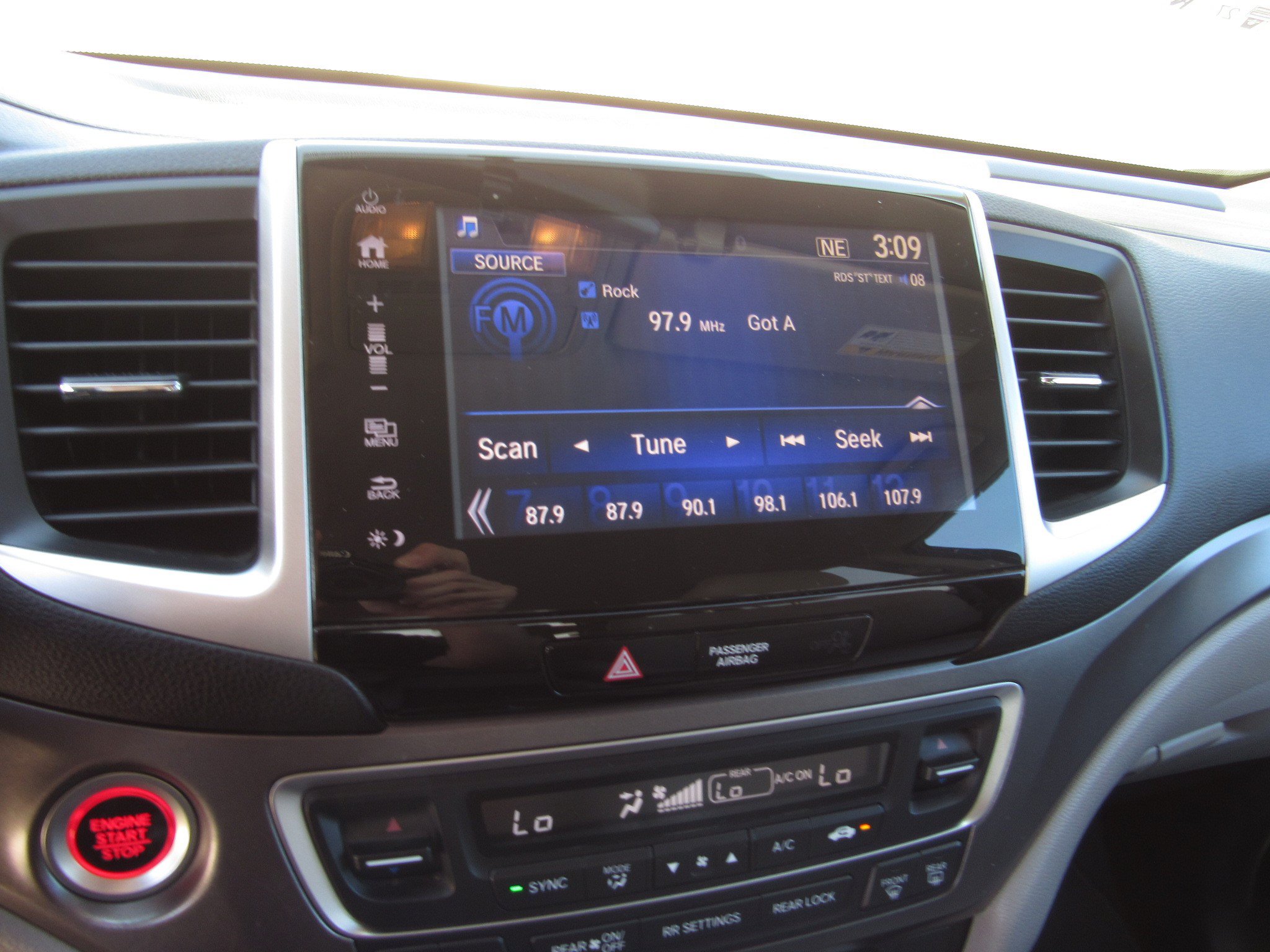 Used 2017 Honda Pilot EX image 18