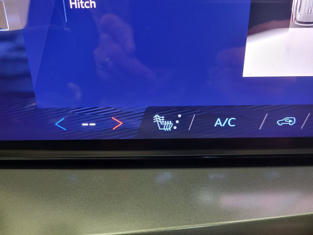 New 2026 Chevrolet Traverse LT w/ Driver Confidence Package image 9