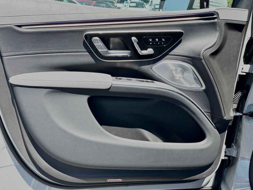 New 2026 Mercedes-Benz EQS 400 4MATIC SUV image 14