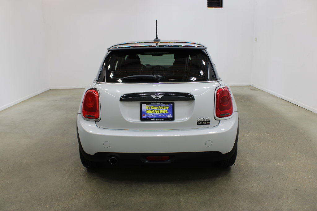 Used 2016 MINI Cooper 2-Door Hardtop FWD image 4