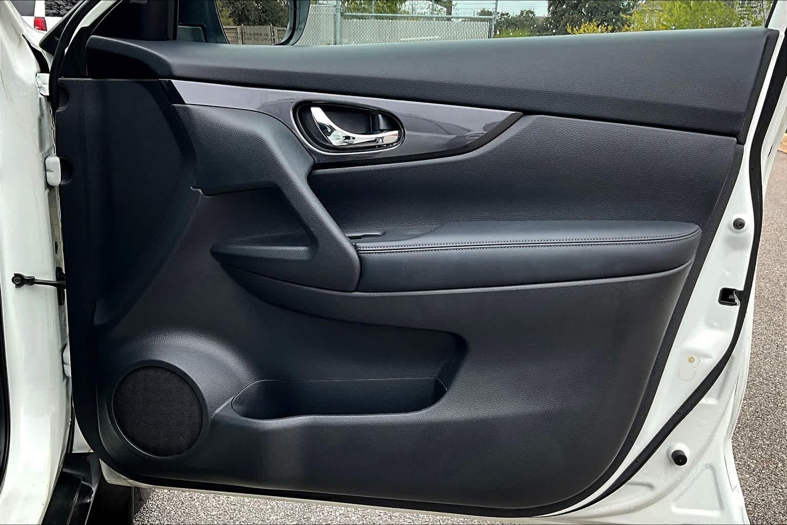 Used 2019 Nissan Rogue SV FWD image 22