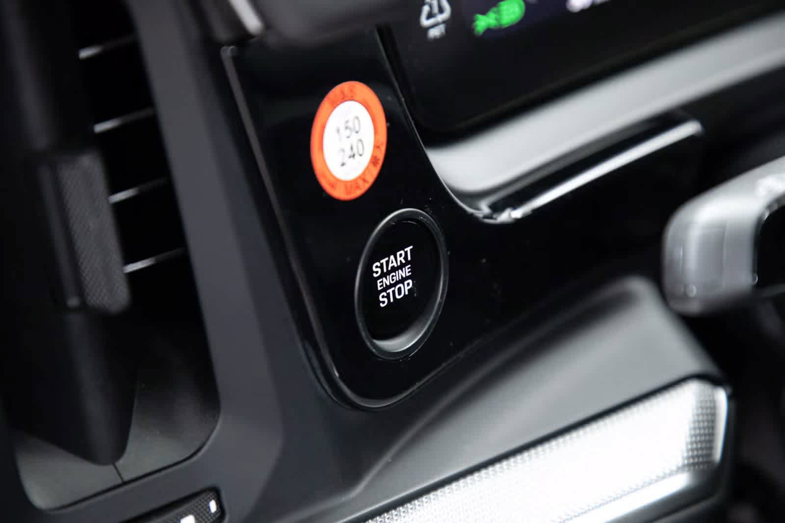 Certified 2025 Porsche Cayenne S AWD/4WD image 27