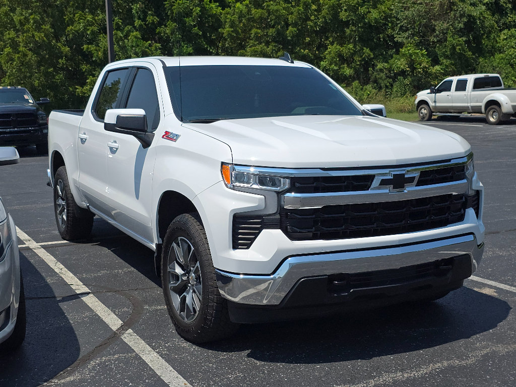 Used 2025 Chevrolet Silverado 1500 LT AWD/4WD image 1