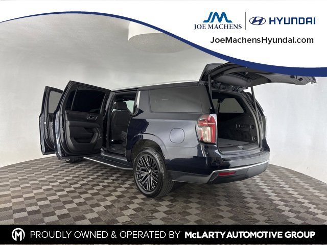 Used 2023 Chevrolet Suburban LT w/ LT Signature Plus Package image 18